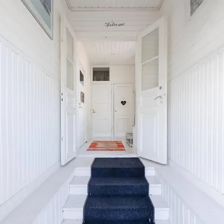 Unique & Premium Apartment With Free Wifi & Parking For 2 Cars In The Center Of Kerava