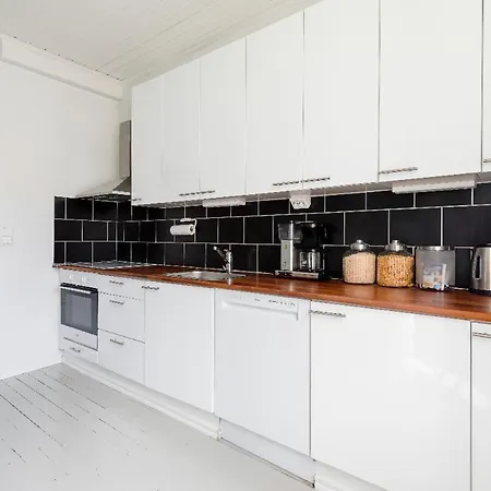 Apartment Unique & Premium Apartment With Free Wifi & Parking For 2 Cars In The Center Of Kerava