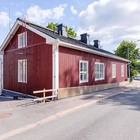 Unique & Premium Apartment With Free Wifi & Parking For 2 Cars In The Center Of Kerava Апартаменты