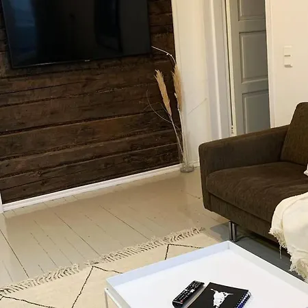 Apartment Unique & Premium Apartment With Free Wifi & Parking For 2 Cars In The Center Of Kerava *